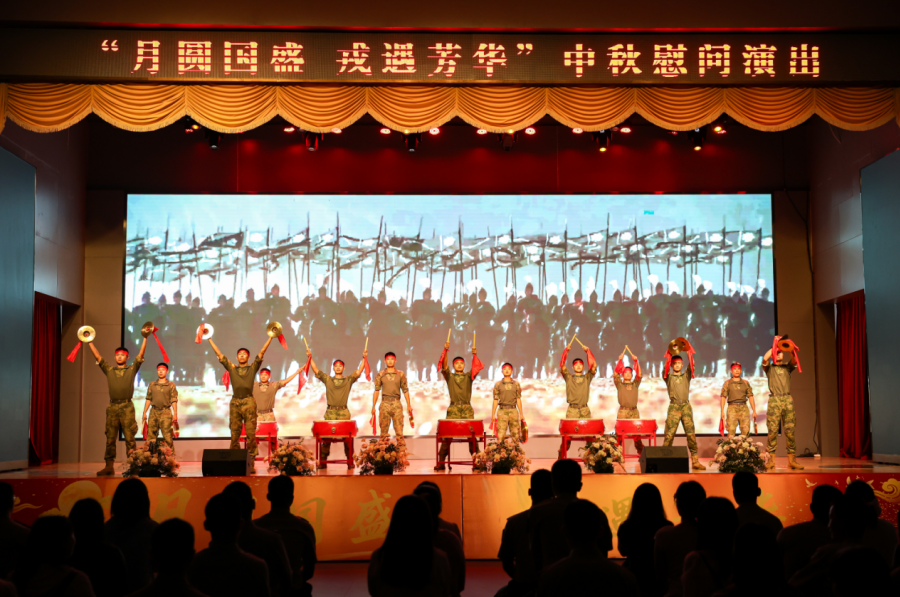 月圆国盛凝双拥初心 戎聚芳华续鱼水深情